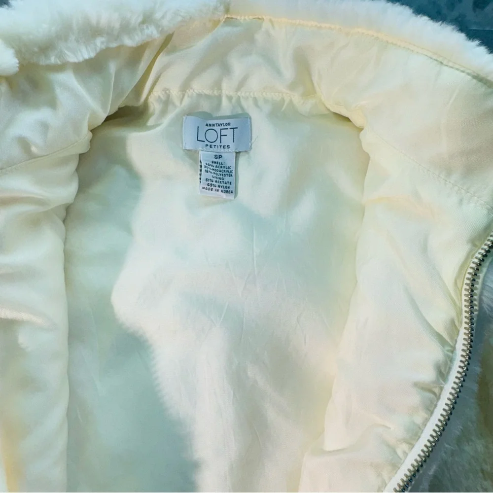 Ann Taylor Loft Petites Faux Fur Ivory Zipper  Vest Womens XSmall
